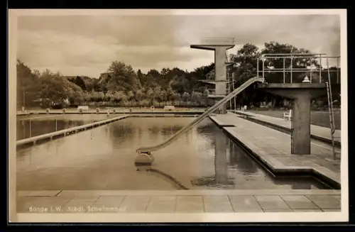 AK Bünde i. W., Städtisches Schimmbad mit Wasserrutsche und Sprungturm