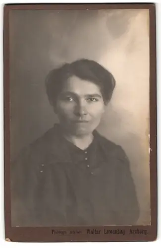 Fotografie Walter Löwenhag, Arzberg, Porträt einer Frau