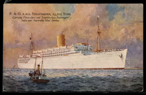 AK Passagierschiff R.M.S. Strathmore auf See, im Vordergrund Lotsendampfer