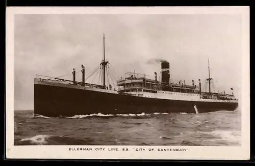 AK Passagierschiff S.S. City of Canterbury der Ellerman City Line auf hoher See