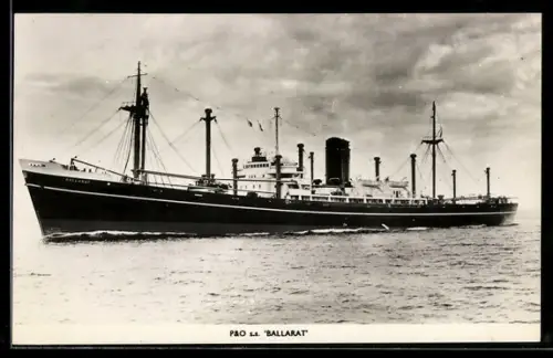 AK Frachtschiff Ballarat der P. & O. Line in Fahrt, Handelsschiff