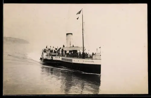 Foto-AK Raddampfer Lorna Doone vor der Küste, Passagierschiff