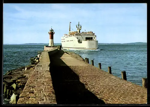 AK Sassnitz, Schwedisches Fährschiff Skane an der Mole