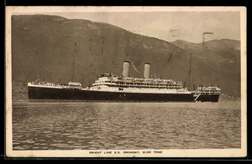 AK Passagierschiff S.S. Oronsay der Orient Line vor bergiger Küste