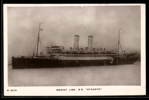 AK Passagierschiff S.S. Otranto der Orient Line vor Anker liegend