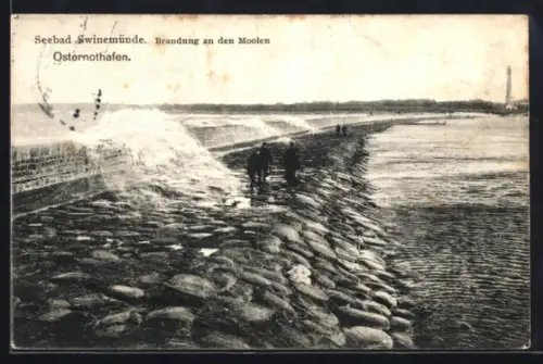 AK Swinemünde, Osternothafen, Brandung an den Molen