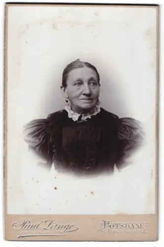 Fotografie Paul Lange, Potsdam, Nauenerstrasse 8, Porträt einer älteren Frau