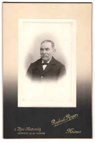 Fotografie Raphaël Royer, Nîmes, 1. Rue Antonin, Porträt eines älteren Mannes
