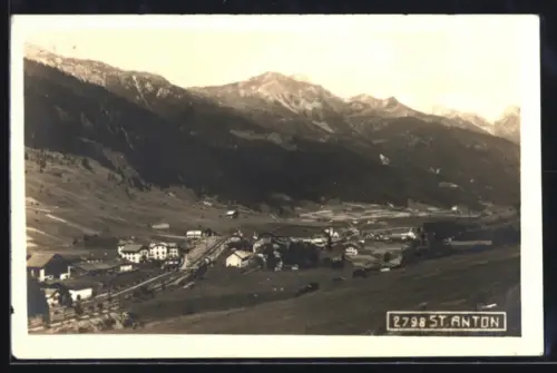 AK St. Anton, Gesamtansicht mit Bergpanorama