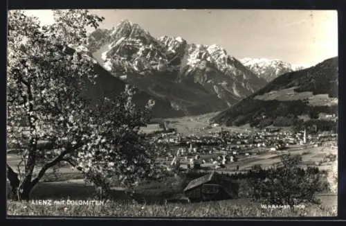 AK Lienz, Gesamtansicht mit Dolomiten im Frühling