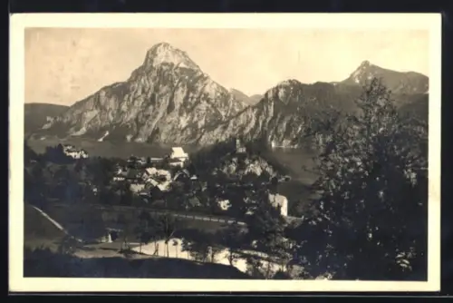 AK Traunkirchen, Teilansicht mit Kirche