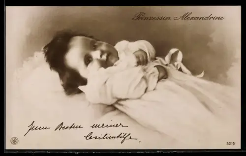 AK Prinzessin Alexandrine als Baby mit brauem Haar