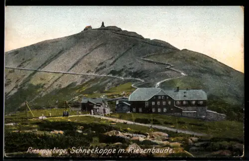 AK Riesenbaude, Blick auf die Baude und Schneekoppe