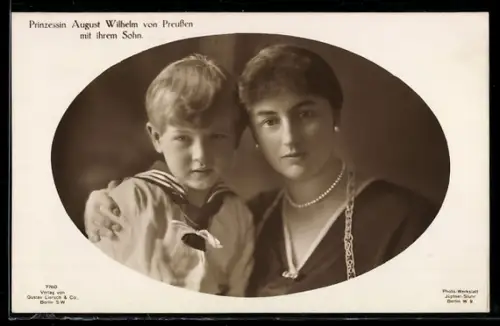 Foto-AK Portrait Prinzessin August Wilhelm von Preussen mit ihrem Sohn