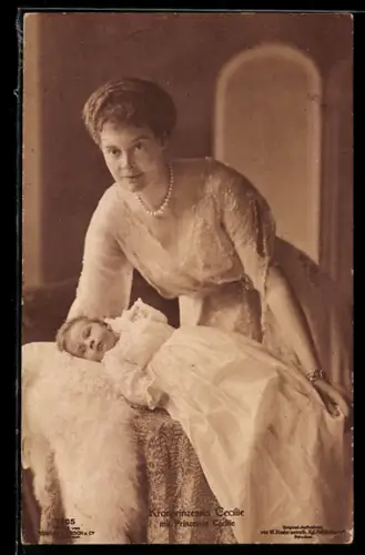 AK Kronprinzessin Cecilie mit ihrer Tochter Prinzessin Cecilie