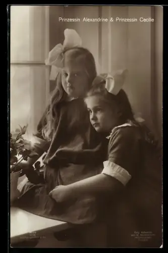 AK Prinzessin Cecilie von Preussen mit Prinzessin Alexandrine