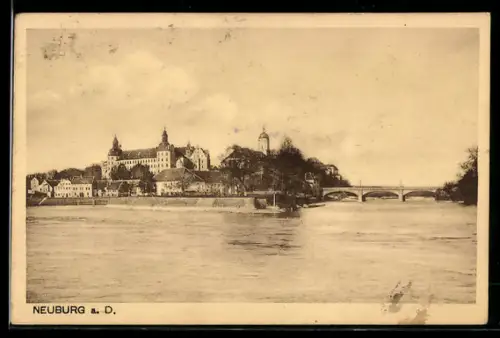 AK Neuburg a. D., Flusspartie mit Brücke