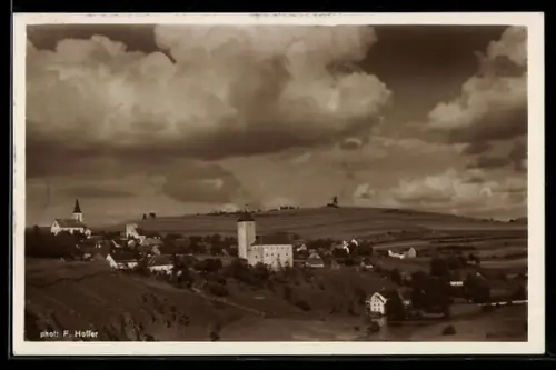 AK Trausnitz im Tal, Ortsansicht mit Burg und Kirche