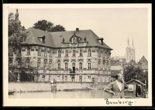 Foto-AK Bamberg, Residenz am Wasser, Kirche im Hintergrund
