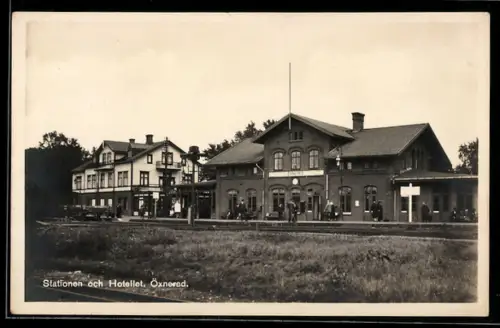 AK Öxnered, Stationen och Hotellet