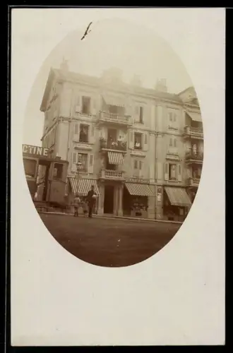 Foto-AK Lausanne, Rue de Valentin 68, Pharmacie, 1914-1915