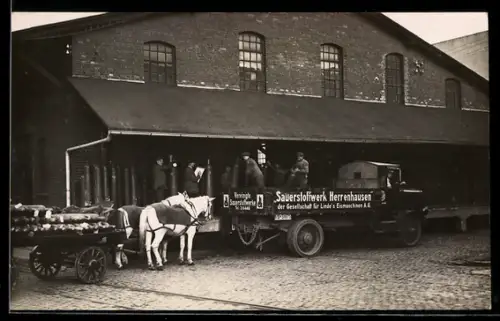 Foto-AK Herrenhausen, Sauerstoffabrik Lindes Eismaschinen AG, Verladerampe, Arbeiter, Kutsche, LKW