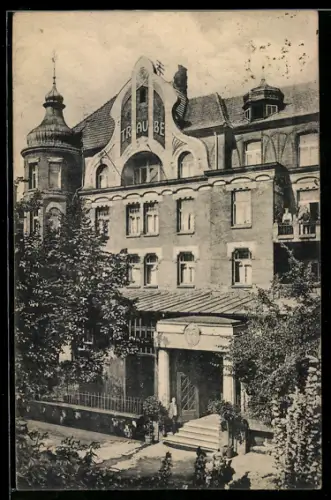 AK Coburg, Hotel u. Cafe zur goldenen Traube F. Goetze, Ansicht mit Besitzer aus der Vogelschau