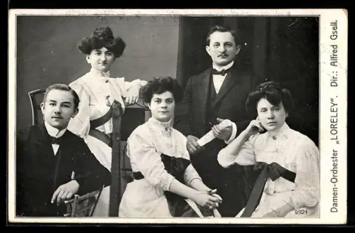 AK Damenorchester Loreley in weissen Kleidern