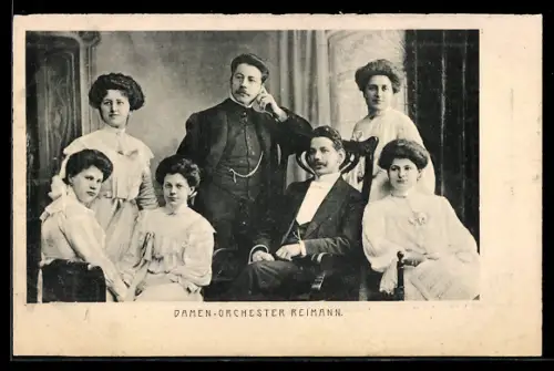AK Damenorchester Reimann in weissen Kleidern