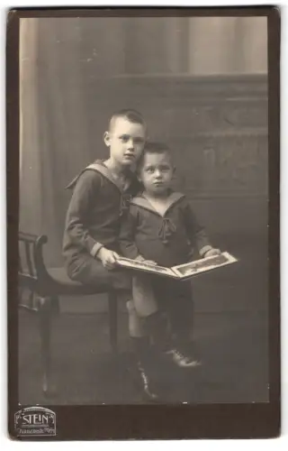 Fotografie Atelier Stein, Berlin, Chausseestrasse 70/71, Kinder in Matrosenanzügen