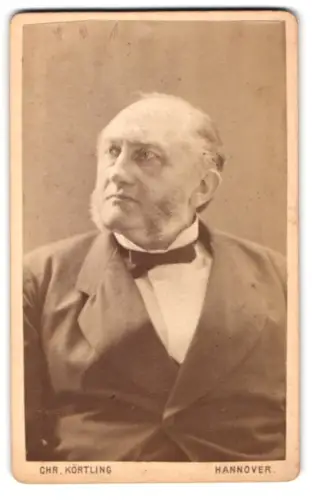 Fotografie Chr. Körtling, Hannover, Georgstr. 25, Porträt Medizinalrat Dr. Adolf Eyl 1879