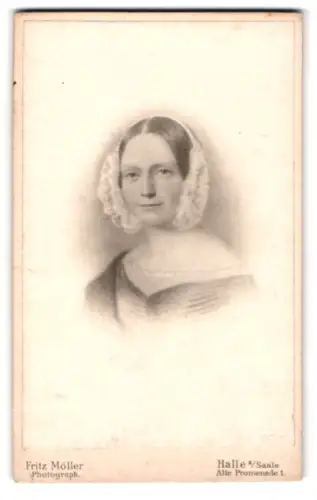 Fotografie Fritz Möller, Halle a. Saale, Alte Promenade 1, Porträt Mathilde Gräfin von Bassewitz, geb. von Keller