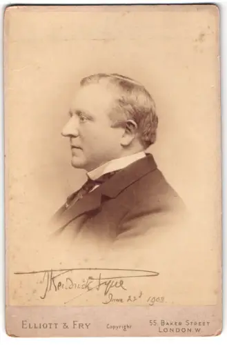 Fotografie Elliott & Fry, London, Baker Street 55, James Kendrick Pyne ev. Komponist, Organist i. Barth Abbey, Autograph