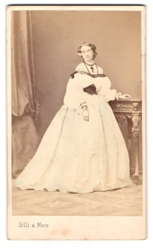 Fotografie Silli, Nice, Quai Masséna 9, Olga Zimmermann in Nizza 1864/65