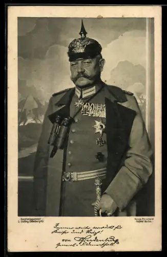 AK Generaloberst Paul von Hindenburg mit Pickelhaube und Fernglas