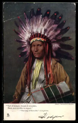 AK The Song of Hiawatha - Longfellow, Tall of stature, broad of shoulder, Dark an terrible in aspect, Indianer