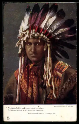 AK The Song of Hiawatha - Longfellow, Angehöriger der First Nation von Nordamerika mit Federschmuck