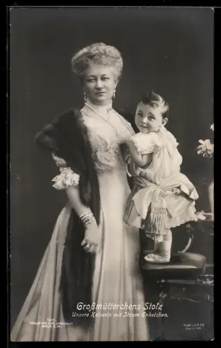 AK Kaiserin Auguste Victoria von Preussen mit ihrem Enkel, Prinz Wilhelm
