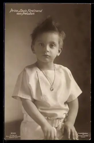 AK Prinz Louis Ferdinand von Preussen, Portrait mit Kette