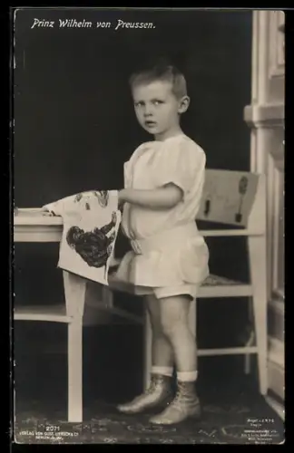 AK Prinz Wilhelm von Preussen als Kind beim Buch anschauen