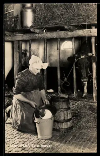 AK Bäuerin im Kuhlstall