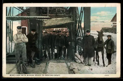 AK Mine cage with miners ready to descend shaft, Bergbau