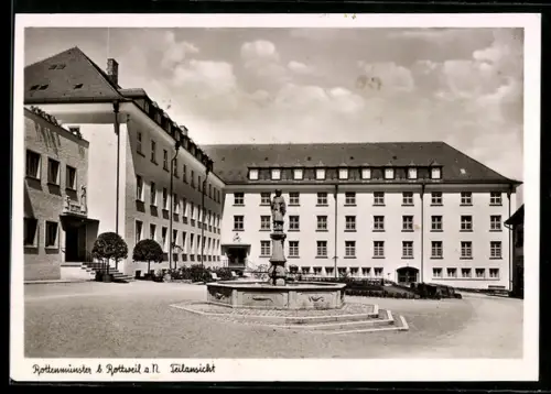 AK Rottenmünster b. Rottweil, Teilansicht, Brunnen, Gebäude