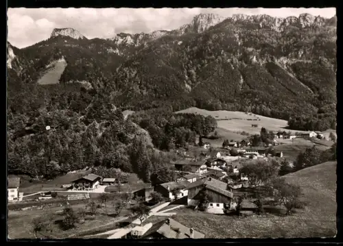 AK Bach bei Aschau, Ortsansicht mit Bergen