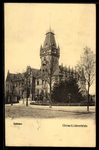 AK Berlin-Gross-Lichterfelde, Rathaus mit Strassenpartie