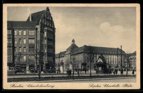 AK Berlin-Charlottenburg, Sophie-Charlotte-Platz mit Kiosk