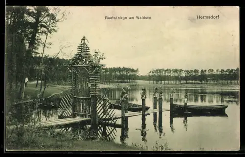 AK Berlin-Hermsdorf, Blick auf die Bootsanlage am Waldsee