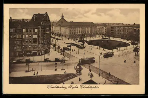 AK Berlin-Charlottenburg, Sophie Charlottenplatz mit Strassenbahn