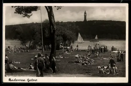 AK Berlin-Gatow, Badewiese mit Besuchern