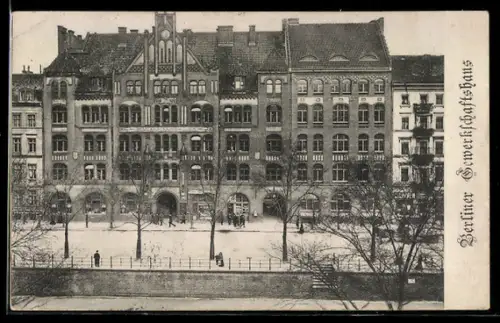 AK Berlin, Berliner Gewerkschaftshaus mit Strassenpartie, Engeldamm